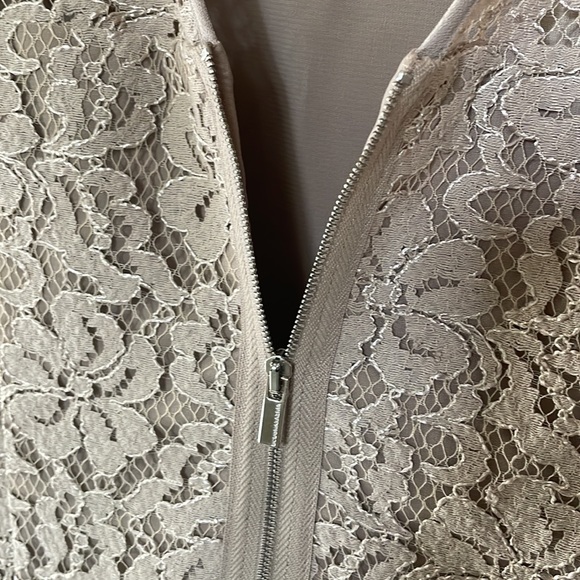 Gorgeous BCBG dress - Picture 4 of 16